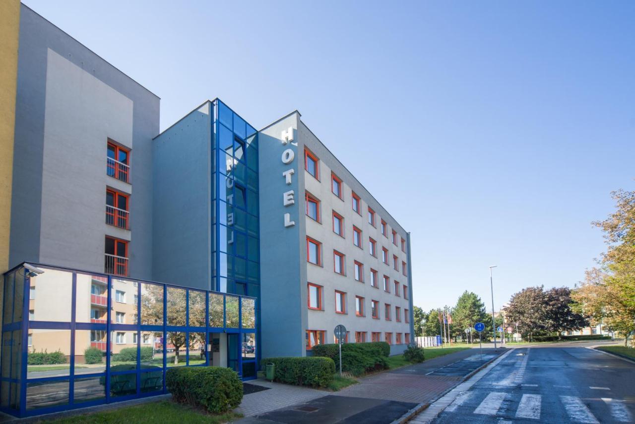 Hotel Arnost Garni Pardubice Esterno foto